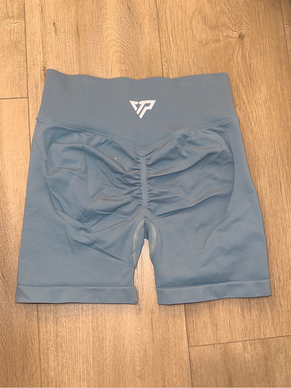 Mid-Rise Scrunch-Back Women’s Shorts in Dusty Blue